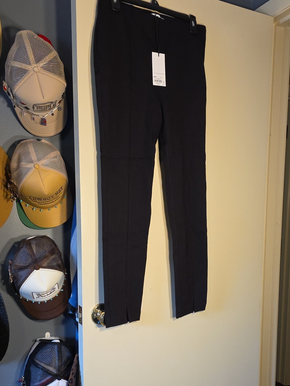 Elizabeth and James Black Pants with Tag
